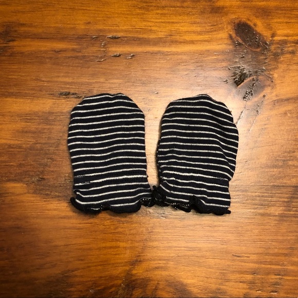 4 PIECES/$15 Carter’s No-scratch Patterned Mitts, 100% Cotton, Set of 4 - Picture 5 of 7